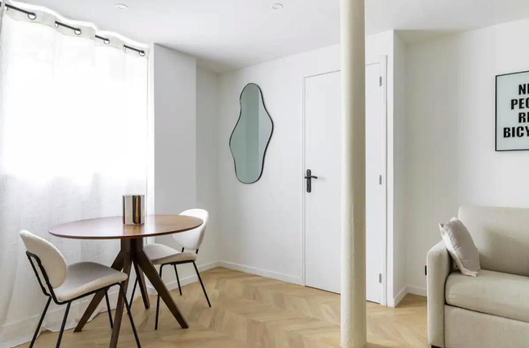 Hsh Magnifique Appartement La Chapelle Париж Екстериор снимка